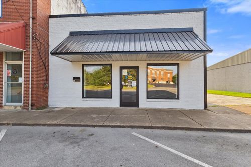 117 N Park St, Hohenwald, TN, 38462-1426 | Card Image