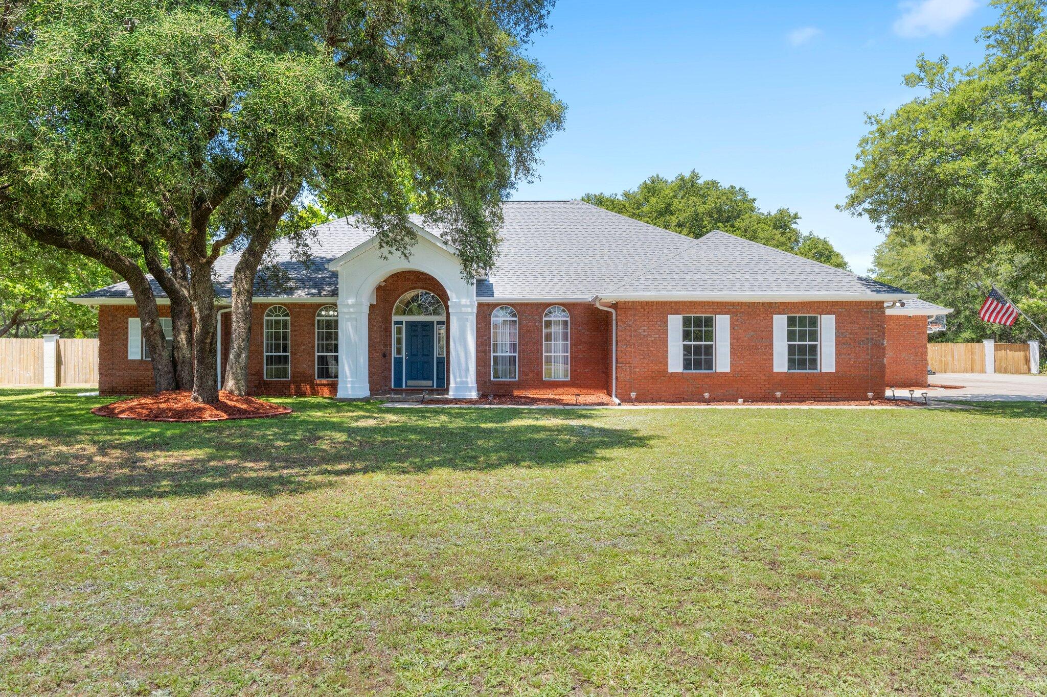Lakewood Ln, Navarre, FL 32566