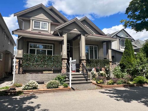 17371 64 Ave, Surrey, BC, V3S1Y8 | Card Image