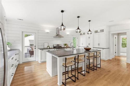 313 W Howard Ave, Decatur, GA, 30030-3106 | Card Image