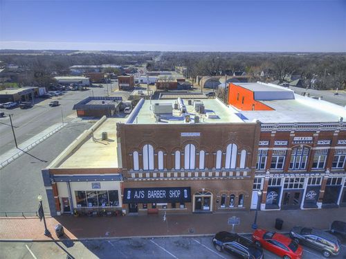 107 W Harrison Ave, Guthrie, OK, 73044-4728 | Card Image