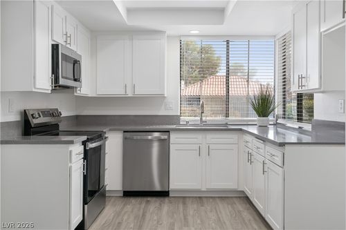 2567 Pera Cir, Las Vegas, NV, 89121-4024 | Card Image