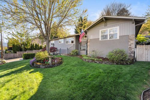 1310 Nw Highland Ave, Grants Pass, OR, 97526-1153 | Card Image