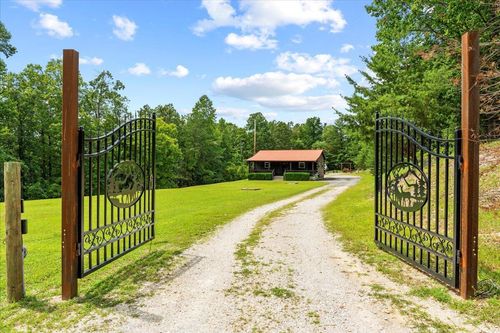 2715 Furnace Rd, Stanton, KY, 40380-9661 | Card Image