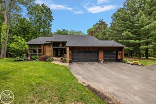 58070 Cyrenus Ln, Washington Township, MI, 48094-2616 | Card Image