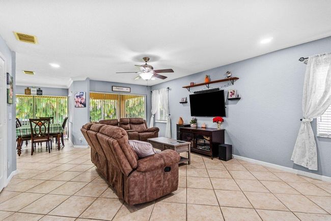 6132 United St, Condo with 3 bedrooms, 3 bathrooms and null parking in West Palm Beach FL | Image 6