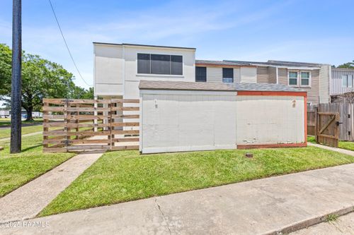 1 Larkspur Ln, Lafayette, LA, 70507-3418 | Card Image