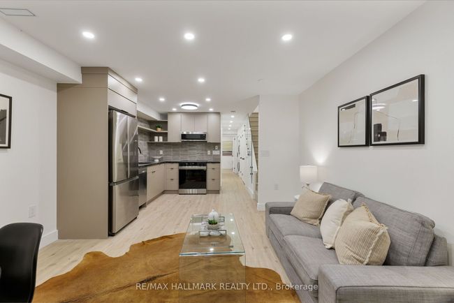 108 Crawford St, House attached with 6 bedrooms, 5 bathrooms and 3 parking in Toronto ON | Image 32