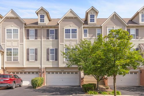 3427 Bradbury Cir, Aurora, IL, 60504-6897 | Card Image