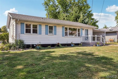35 Northcrest Dr, Litchfield, IL, 62056-1372 | Card Image
