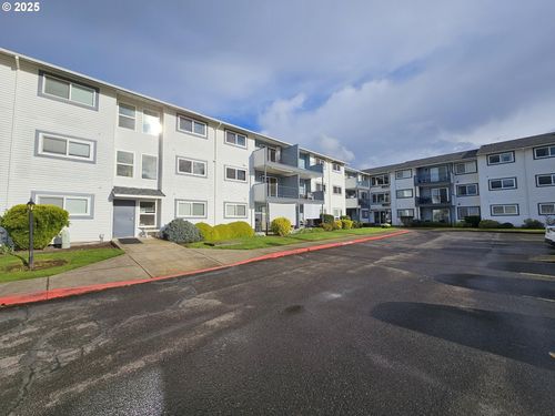 207-950 Evergreen Rd, Woodburn, OR, 97071-2912 | Card Image