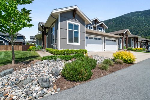 36-628 Mccombs Dr, Harrison Hot Springs, BC, V0M1K0 | Card Image