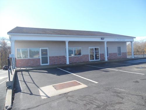 3-1738 Gar Hwy, Swansea, MA, 02777-3906 | Card Image