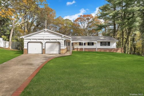 5 Chatham Pl, Dix Hills, NY, 11746-5411 | Card Image