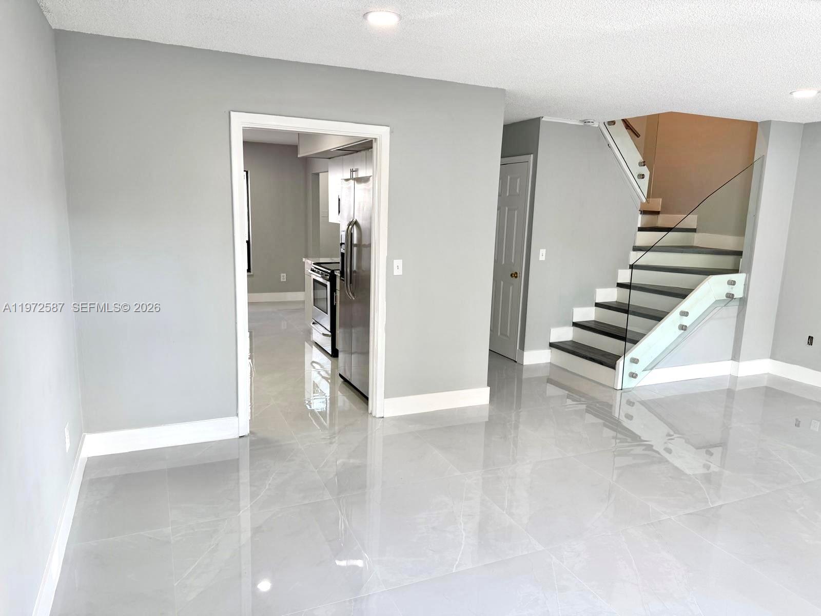 Residential Lease in Hollywood 3