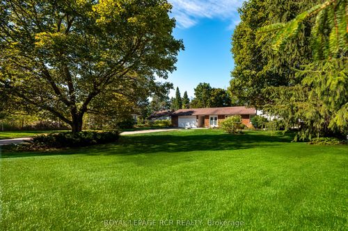 2534 Sunnidale Rd, Utopia, ON, L0M1T2 | Card Image