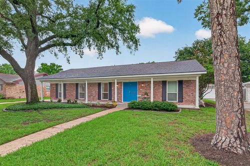 5810 Creekbend Dr, Houston, TX, 77096-5916 | Card Image
