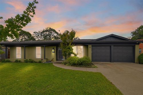 2105 Rockmoor Dr, Edgecliff Village, TX, 76134-1835 | Card Image