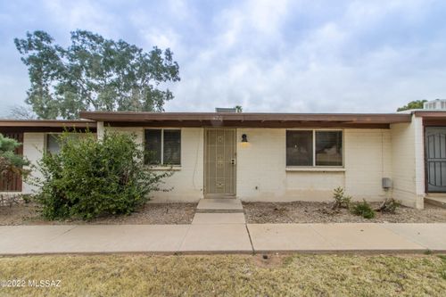 7516 E Paradise Palm Dr, Tucson, AZ, 85730-3826 | Card Image