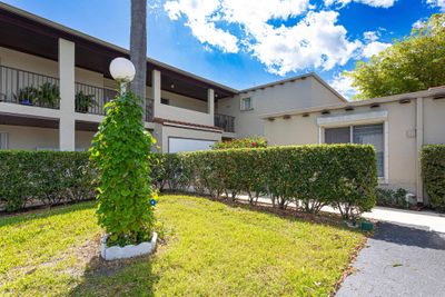 206 - 2580 Boundbrook Boulevard, Condo with 2 bedrooms, 2 bathrooms and null parking in Palm Springs FL | Image 1