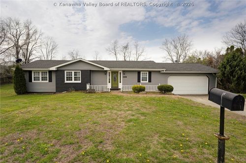 239 Irene Cir, Hurricane, WV, 25526-9320 | Card Image