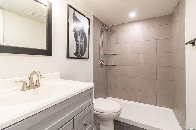 3rd Full Bathroom | Image 15