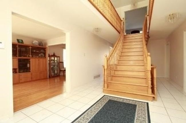 58 Ivy Lea Crt, House other with 5 bedrooms, 3 bathrooms and 3 parking in Brampton ON | Image 4