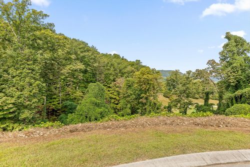 587 Kestrel Ln, Chattanooga, TN, 37419-4400 | Card Image