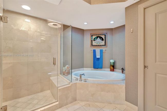 APT-514 - 1 N Ocean Blvd, Condo with 2 bedrooms, 2 bathrooms and null parking in Pompano Beach FL | Image 23
