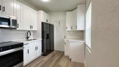 1-550 Nw 15th Ct, Pompano Beach, FL, 33060-5413 | Card Image