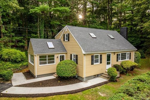 34 Carleton Rd, Hingham, MA, 02043-3009 | Card Image