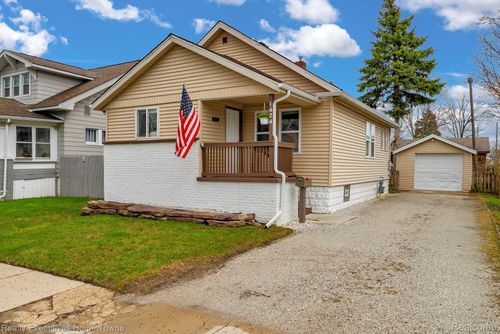 1424 14th St, Port Huron, MI, 48060-5713 | Card Image