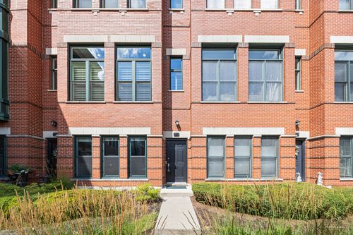 73b-233 W Wood St, Palatine, IL, 60067-7829 | Card Image