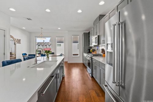 unit-602-102 Tendick, San Antonio, TX, 78209-7104 | Card Image