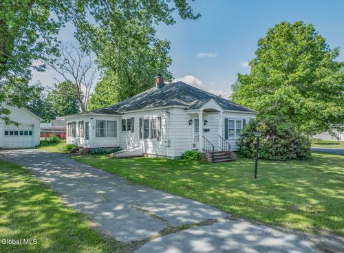 42 Spring St, Cambridge, NY, 12816-1234 | Card Image