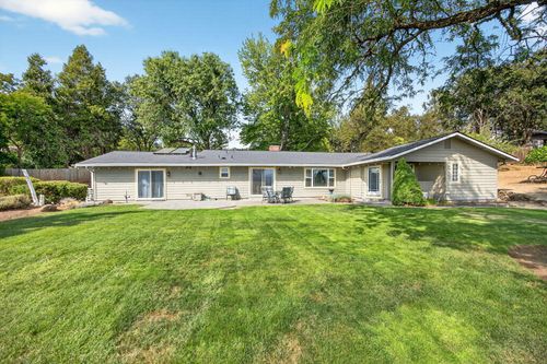 1773 Alta Vista Rd, Eagle Point, OR, 97524-9622 | Card Image