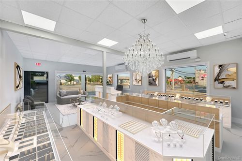 424 S Broadway, Hicksville, NY, 11801-5054 | Card Image