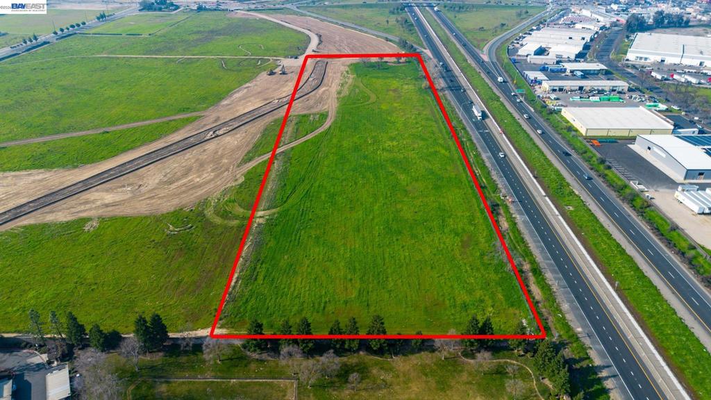 Commercial Sale in Manteca