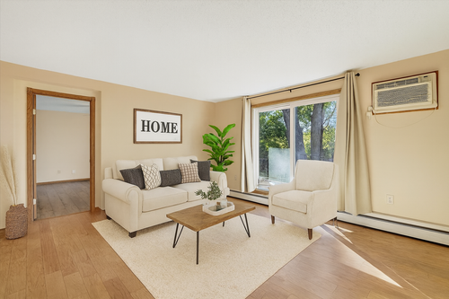 apt-105-907 Coulee Rd, Hudson, WI, 54016-2245 | Card Image