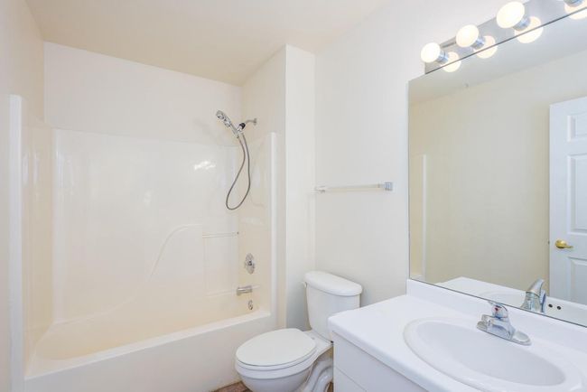 2 - 407 E 3rd Avenue, Condo with 2 bedrooms, 2 bathrooms and null parking in ELKHORN WI | Image 15