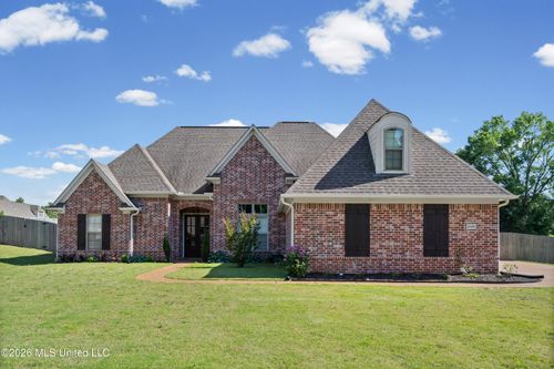 2123 College Rd, Southaven, MS, 38672-8142 | Card Image