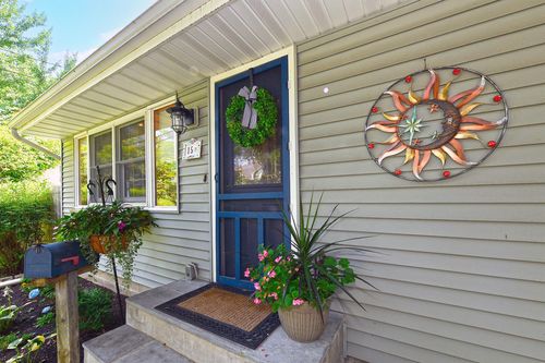 15 5th Ave, Kings Park, NY, 11754-4307 | Card Image