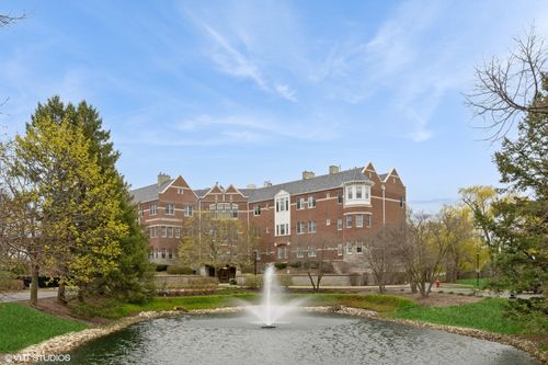 apt-2c-2365 Waukegan Rd, Northbrook, IL, 60062-6818 | Card Image