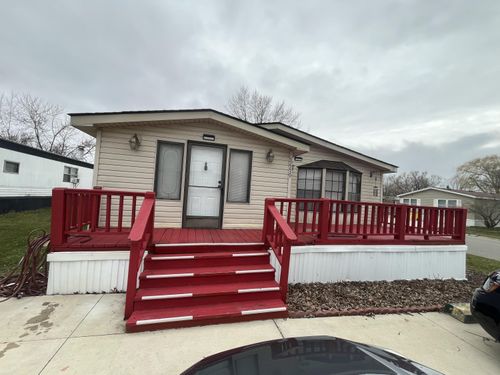 52239 Oxford Ln, Chesterfield, MI, 48051-3617 | Card Image