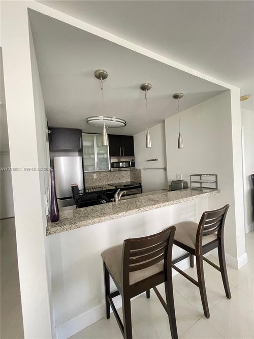 e-408-800 N Miami Ave, Miami, FL, 33136-3518 | Card Image