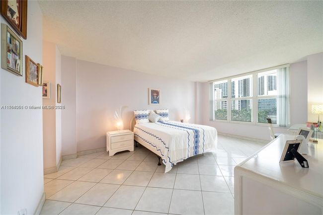 APT-508 - 3800 S Ocean Dr, Condo with 1 bedrooms, 2 bathrooms and null parking in Hollywood FL | Image 18
