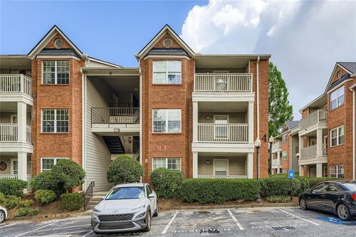 4109 Chastain Park Ct Ne, Atlanta, GA, 30342-3256 | Card Image