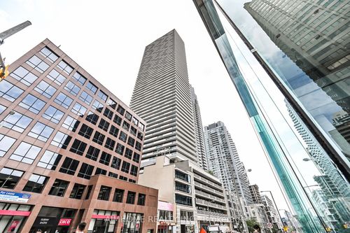 2805-2221 Yonge St, Toronto, ON, M4S0B8 | Card Image