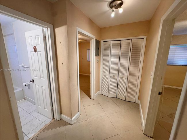 0 - 4720 Sw 25 Th Ter, House other with 2 bedrooms, 1 bathrooms and null parking in Fort Lauderdale FL | Image 8