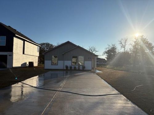 1010 4th St, Hempstead, TX, 77445-5405 | Card Image